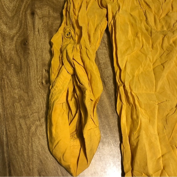 Torrid 1/2 Button Gold Yellow Rayon Roll Tab Sleeve Lightweight Shirt Size 1 - Picture 3 of 8